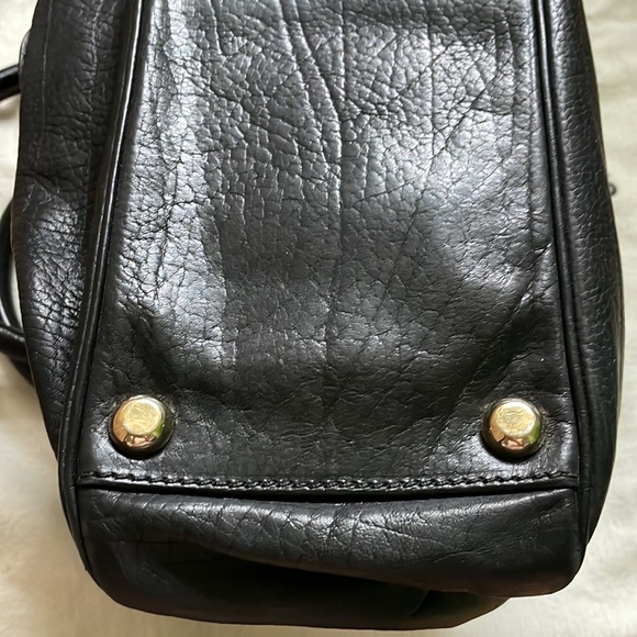 Marc Jacobs leather top handle / shoulder bag. Black leather with gold hardware - Picture 11 of 13
